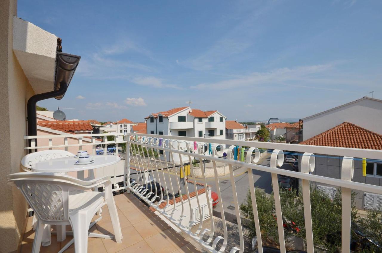 Apartment And Rooms Mrkovic Vodice Exterior foto