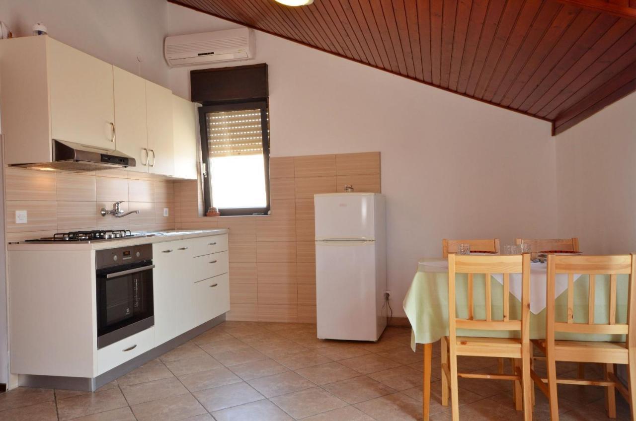 Apartment And Rooms Mrkovic Vodice Exterior foto