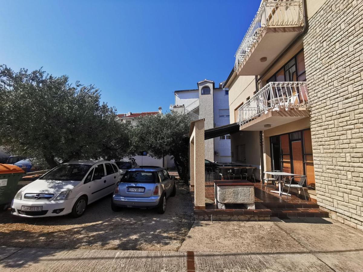 Apartment And Rooms Mrkovic Vodice Exterior foto