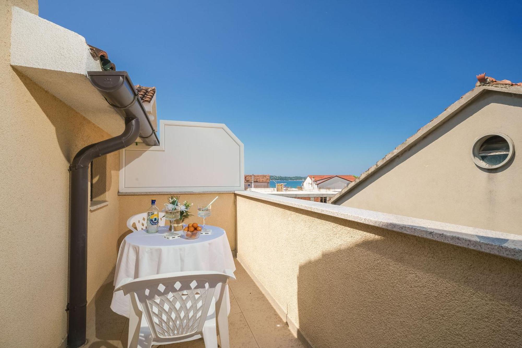Apartment And Rooms Mrkovic Vodice Exterior foto